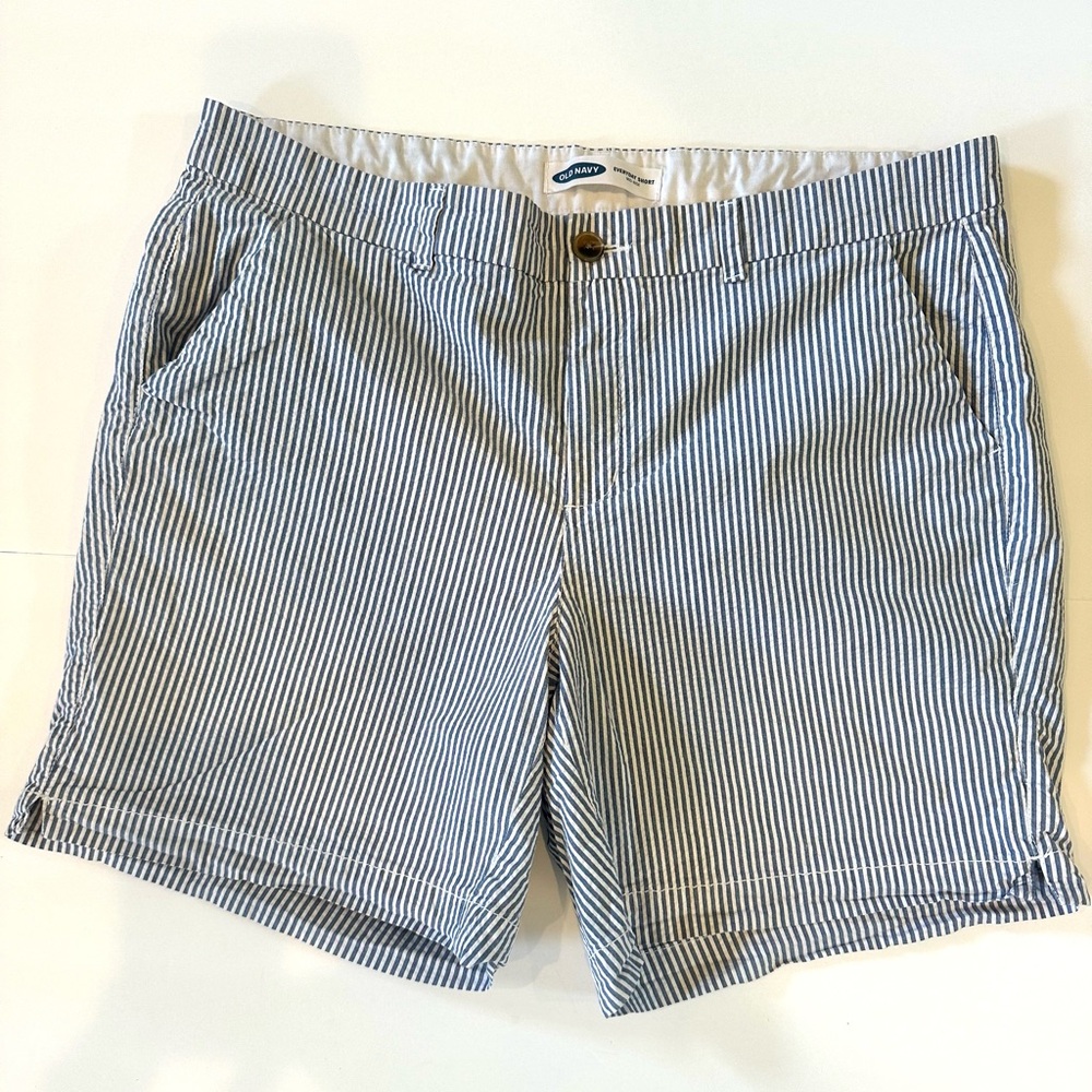 Women’s Old Navy Everyday Striped Short